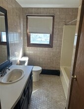 22-22 Pavilion Ct in Cranston, RI - Building Photo - Building Photo