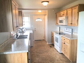 3330 Horse Pen Creek Rd in Greensboro, NC - Building Photo - Building Photo