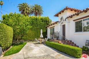 1350 N Stanley Ave in Los Angeles, CA - Building Photo