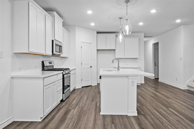 103 Adeline Rd in Hutto, TX - Building Photo - Building Photo
