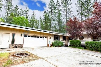 11034 Juanita Ct in Grass Valley, CA - Foto de edificio - Building Photo