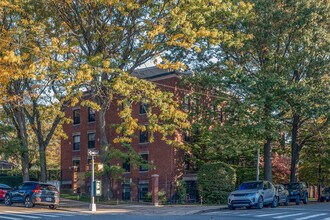 Prospect Park Mews in Brooklyn, NY - Foto de edificio - Building Photo