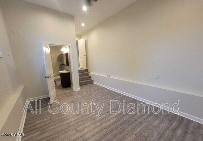 215 Harris Ave in Panama City, FL - Building Photo - Building Photo