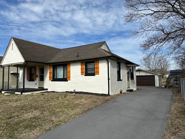 1350 Pine St in Kingsport, TN - Building Photo - Building Photo