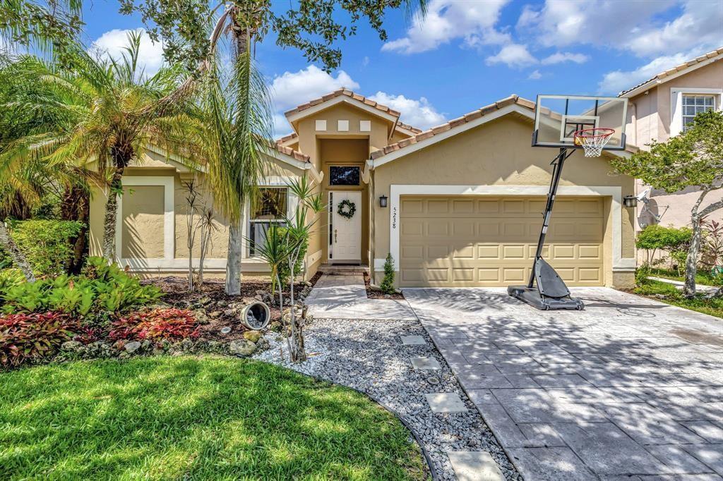 5238 NW 112th Ter in Coral Springs, FL - Building Photo