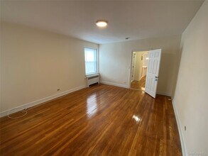 1 S Broadway in White Plains, NY - Building Photo - Building Photo