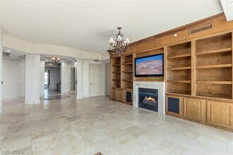 9103 Alta Dr in Las Vegas, NV - Foto de edificio - Building Photo