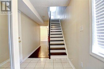 4950 Rathkeale Rd in Mississauga, ON - Building Photo - Building Photo