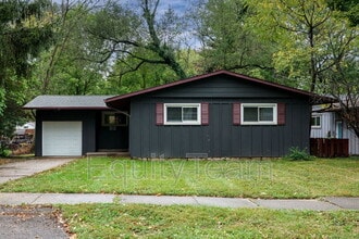 7833 Kirkland Dr in Cincinnati, OH - Building Photo - Building Photo