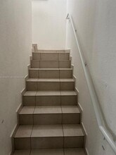 6763 NW 182nd St in Hialeah, FL - Foto de edificio - Building Photo