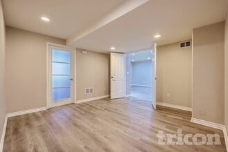 5400 Cloverbrook Cir in Littleton, CO - Building Photo - Building Photo