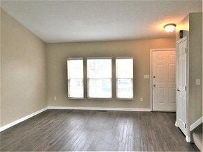 161 Lakeview Dr in Franklin, OH - Building Photo - Building Photo