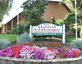 Hood Village Apartments in Gresham, OR - Building Photo