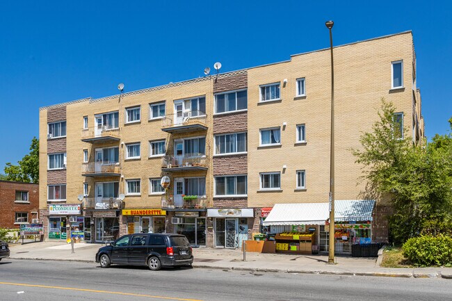 4765 Vézina Rue in Montréal, QC - Building Photo - Building Photo