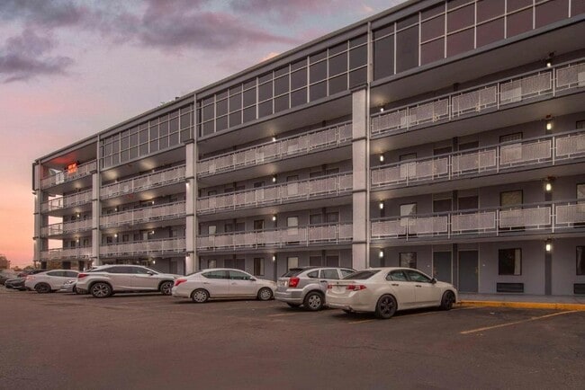 Downtown Studio Suites in Memphis, TN - Building Photo - Building Photo