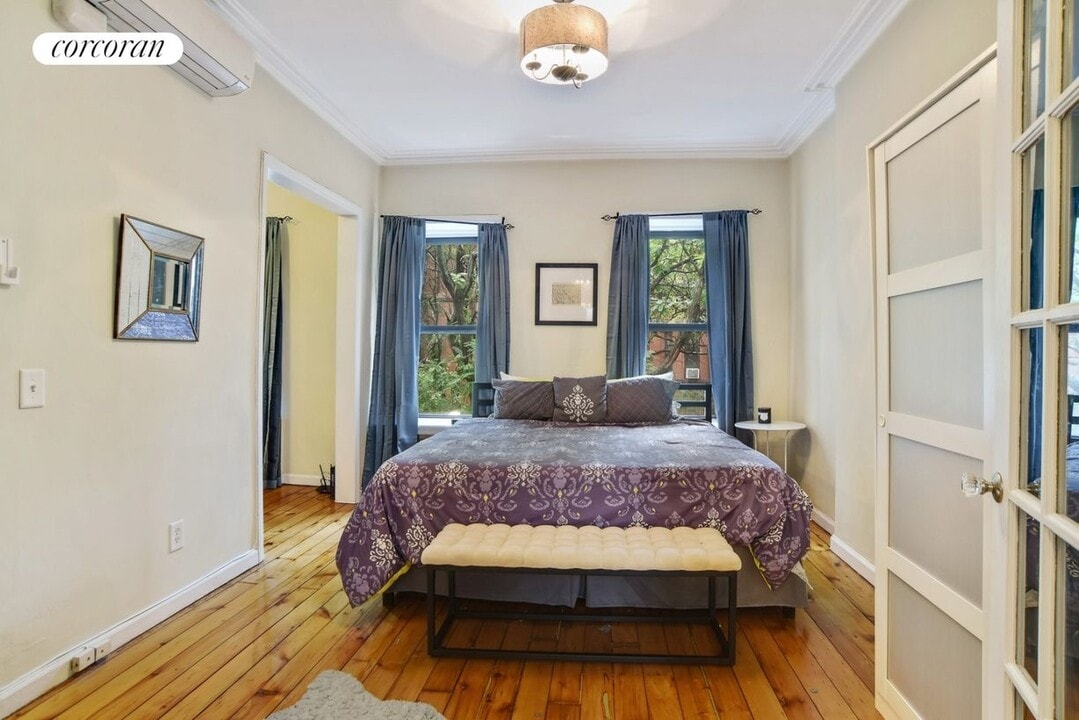 127 St Marks Pl in Brooklyn, NY - Building Photo
