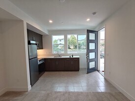259 Montague Expy in Milpitas, CA - Building Photo