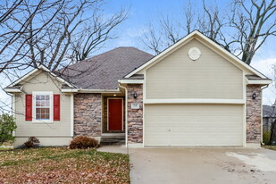 512 Hibiscus Dr in Belton, MO - Building Photo