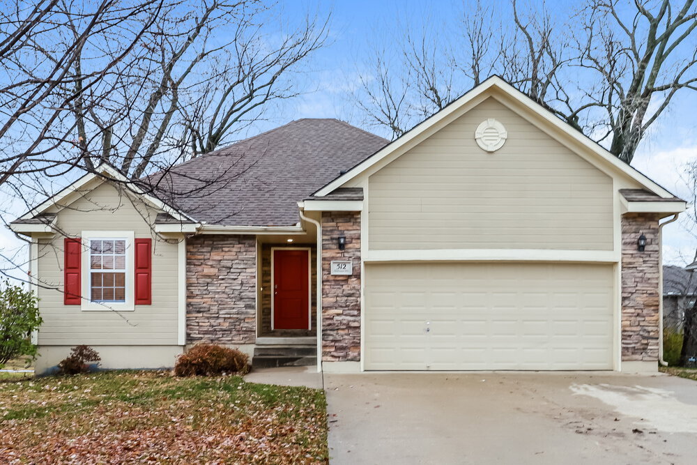512 Hibiscus Dr in Belton, MO - Building Photo