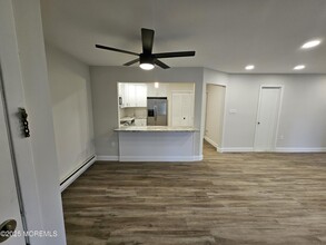 148 Lexington Ct in Red Bank, NJ - Building Photo - Building Photo