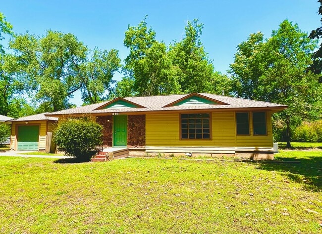 property at 1213 Huntington Way