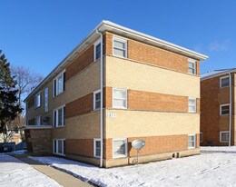 1209 E Roosevelt Rd in Wheaton, IL - Building Photo