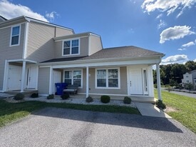 505 Twisted Oak Dr NW in Christiansburg, VA - Building Photo