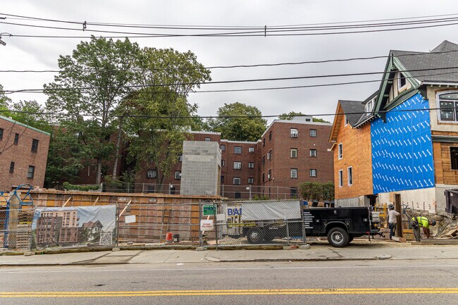 92 Sewall Ave