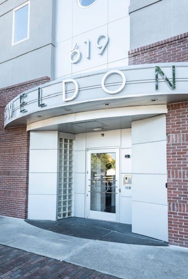 property at 619 N 4th St