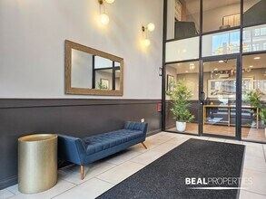 445 W Barry in Chicago, IL - Foto de edificio - Building Photo