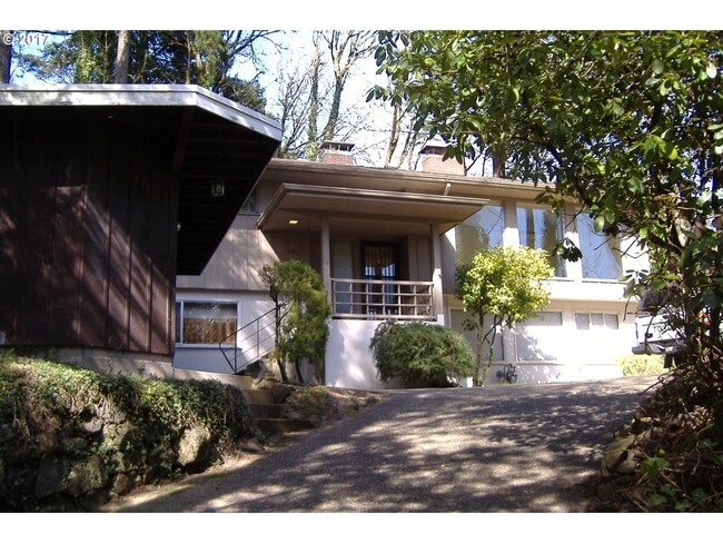 property at 875 SW Cheltenham St