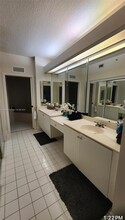 10750 NW 66th St, Unit 309 in Doral, FL - Building Photo - Building Photo