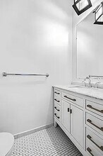 448 W 37th St in New York, NY - Building Photo - Building Photo