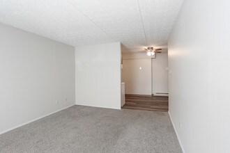 The Woods of Liberty in Youngstown, OH - Foto de edificio - Interior Photo