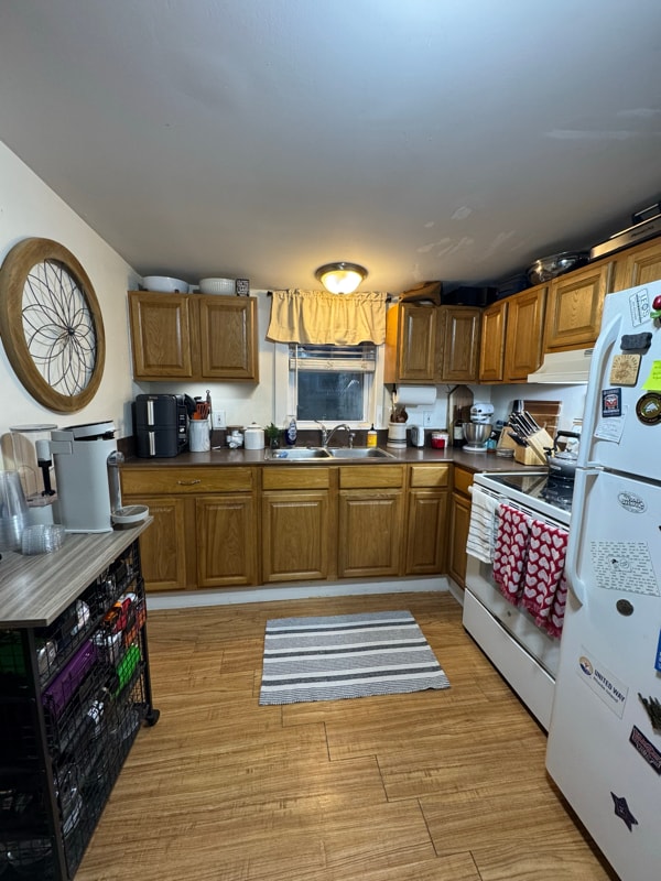 503 Wood St, Unit 2 in Bristol, RI - Building Photo - Building Photo