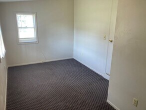 100 Jefferson Pl in Versailles, MO - Building Photo - Building Photo