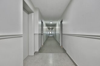 Queensview Apartments in Toronto, ON - Building Photo - Building Photo
