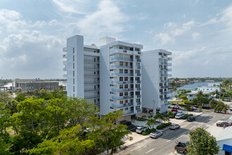 Seacrest Towers in Pompano Beach, FL - Building Photo - Building Photo