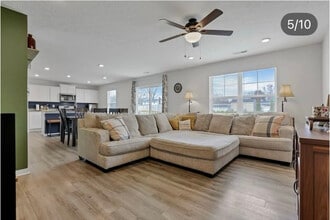 380 Trinity Wy E in Newark, OH - Foto de edificio - Building Photo