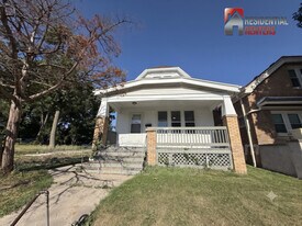 3351 N 6th St in Milwaukee, WI - Building Photo