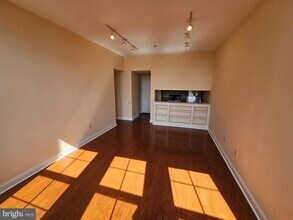 315 New St in Philadelphia, PA - Building Photo - Building Photo