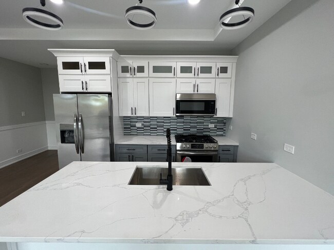 6444 S Evans Ave-Unit -Unit 2 in Chicago, IL - Building Photo - Building Photo