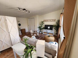 815 E Curtis Ave, Unit APARTMENT B in Wall Township, NJ - Building Photo