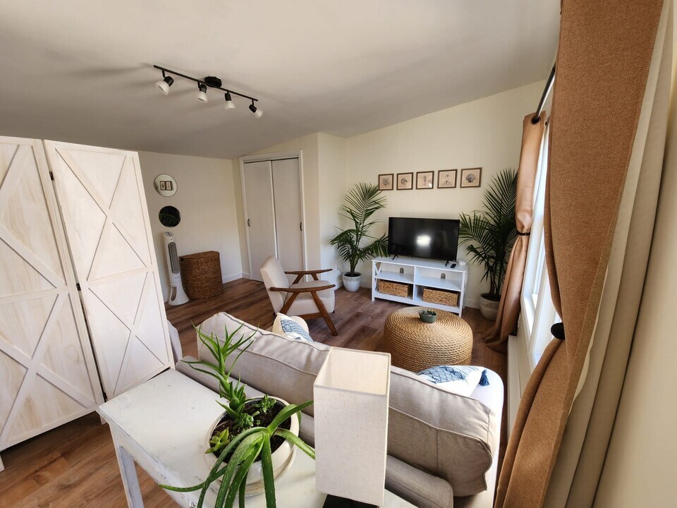 815 E Curtis Ave, Unit APARTMENT B in Wall Township, NJ - Building Photo