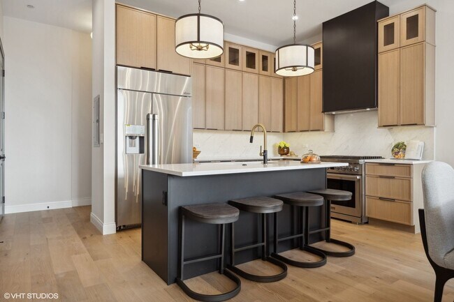 3739 N Clifton Ave in Chicago, IL - Building Photo - Building Photo