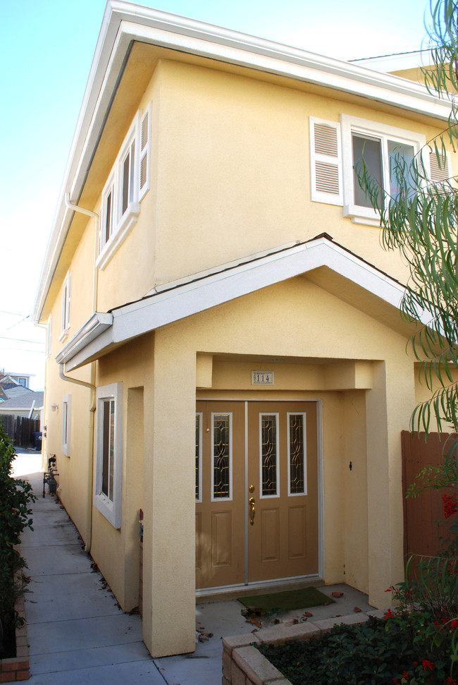 114 Flower Ave in Brea, CA - Building Photo - Building Photo