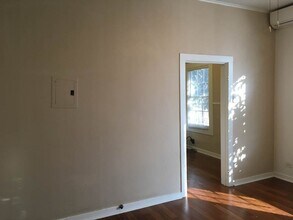 1722 N Pine St-Unit -1 (R) in San Antonio, TX - Building Photo - Building Photo