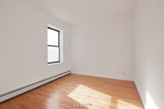 52 Spring St in New York, NY - Building Photo - Building Photo