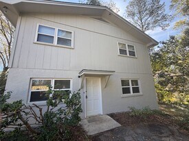 1503 Valley Rd in Tallahassee, FL - Building Photo