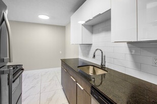 Juliette in Edmonton, AB - Building Photo